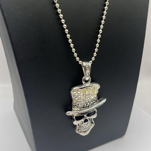Skull Rhinestones Top Hat Oversized Necklace Goth Halloween Ball Necklace - Picture 3 of 10